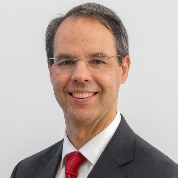 José Serrador – Embraer